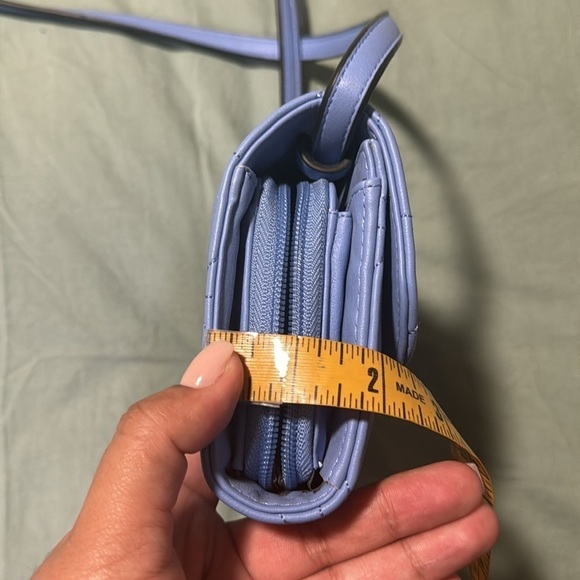 Crossbody Triangle Pattern - light blue - Picture 5 of 9